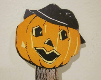 Halloween Jackolantern on a Wooden Post Wearing a Hat Placecard Not Used 1940s