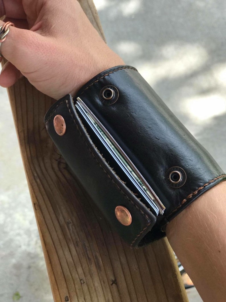 wrist wallet