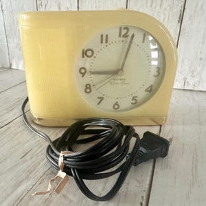 Westclox Yellow Big Ben Moon Beam Clock Cream Art Deco Retro Electric #43000 image 3