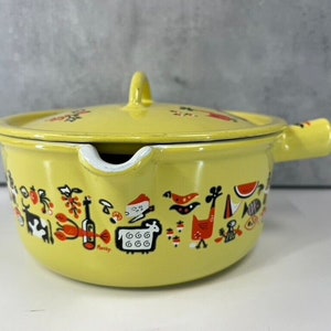 Descoware Robert Markley Yellow Enamel Cast Iron Saucepan with Spout and Lid