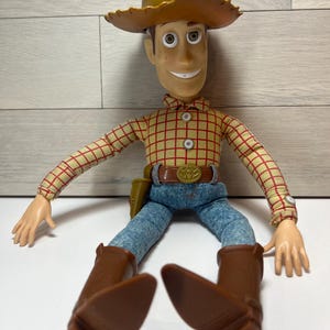 Toy Story 1996 Woody Doll No Spurs Version Pull-string Doll Disney Thinkway 15&quot; NO Pull-String - NOT WORKING