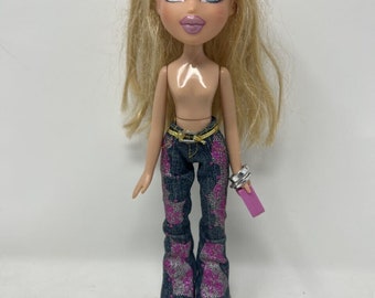 Vintage 2001 Bratz Blond Doll Chloe with Jeans and Rolling Shoes MGA