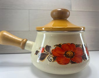 Vintage Enamel Fondue Pot with wood handle + wooden lid knob - Poppy flower seed