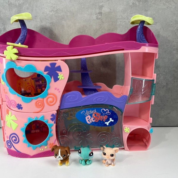 Littlest Pet Shop Cozy Care Adoption Center LPS Foldable Playset with 3 Pets