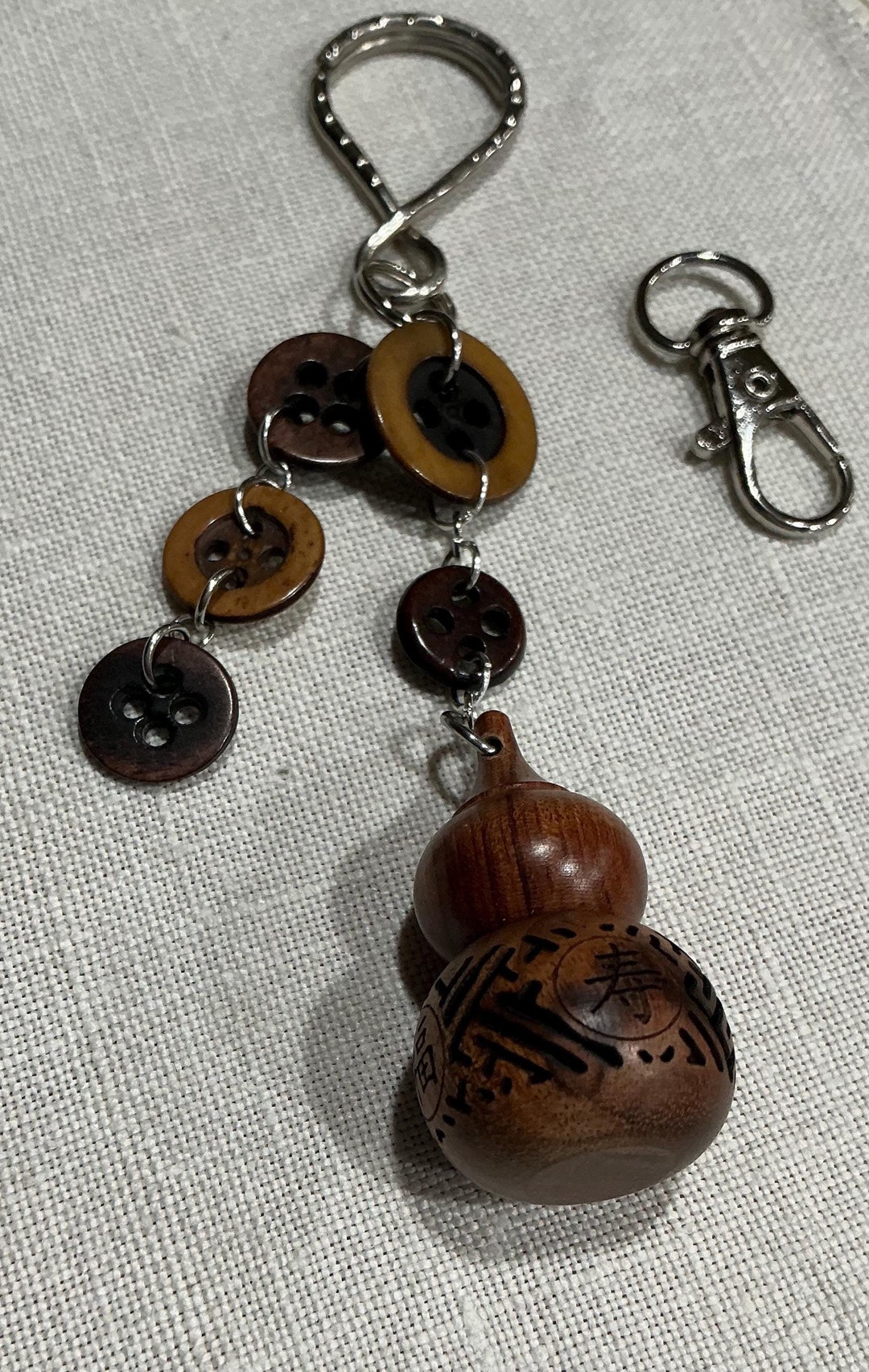 Button Key Chain / Key Ring - Brown Vintage Wood Buttons & Aromatherapy ...