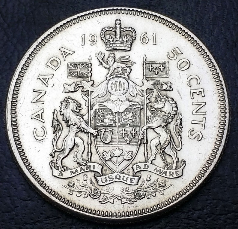 Stocking Stuffer Canada 1961 80/% Silver Half Dollar Great Condition Coin Great Gift Idea Royal Coat of Arms 50 Cents
