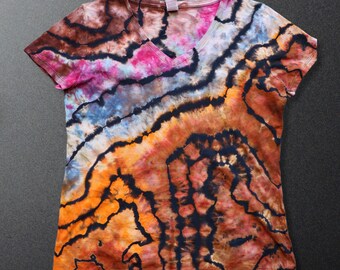Women's Large Reverse Tie Dye V-Neck Shirt, Geode Design