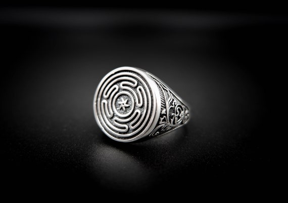 Wheel of Hecate Ring Hecate s Wheel Ring Hekate s Magic Ring 925 Sterling Silver Size 6 15 Etsy Canada