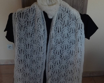 Scarf hand knitted white off