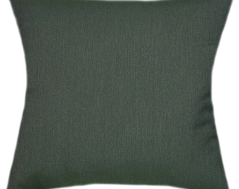 Sunbrella® Cast Ivy Pillow: Almohada decorativa para interior y exterior, fabricada en EE. UU.