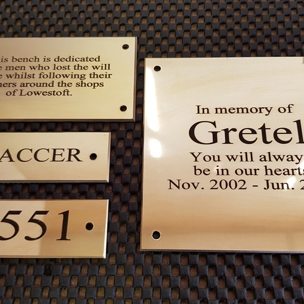 Polished BRASS plaques, brass memorial plaques, beautifully engraved. Available in SIXTEEN sizes with FREE delivery. Made In Sheffield.