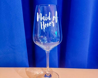 Personalisiertes Weinglas mit Name und Maid of Honor Motiv | Trinkglas mit Namen | Geschenke mit Wunschgravur