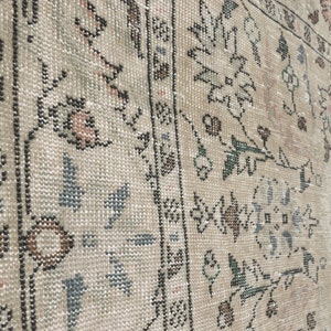 Size 6.1x9.7 feet rug, Turkish rug 6x9, Vintage rug, Area rug, Hand knotted rug, Pale vintage rug, Rug, Boho rug, image 3