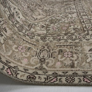 Vintage Heriz Wool Rug: 6x9 Beige Brown Turkish Rug