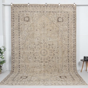 Neutral Toned Vintage Persian Style Rug – 6.9x10.2 ft (211x310 cm) – Ornate Floral Medallion Design, Beige and Brown Tones