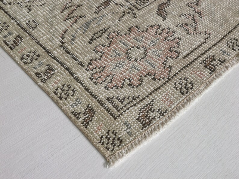 Size 6.1x9.7 feet rug, Turkish rug 6x9, Vintage rug, Area rug, Hand knotted rug, Pale vintage rug, Rug, Boho rug, image 5