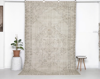 Vintage Turkish Oushak Rug 5x9: Neutral Distressed Wool Rug