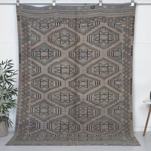 green vintage rug 5x7 + neutral turkish rug+ green handmade rug+ neutral persian rug + green distressed rug + Size 220x150 cm - 7.2x4.9 feet