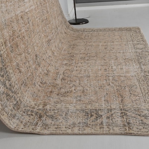 Vintage Neutral Camel Rug 7x10 ft – Warm Tan & Taupe Handmade Carpet