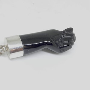 Jet stone Fist (Figa de azabache)