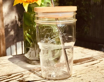 Mason to Go™ Car Coffee Cup – Cupholder Friendly Mason Jar with Bamboo Lid & Straw – Iced Coffee Glass Tumbler – Gift for Coffee Lovers