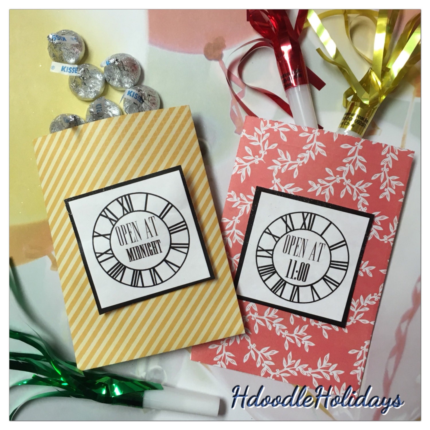 DIGITAL New Year's Countdown Clock Open a Gift Bag Present Party Game