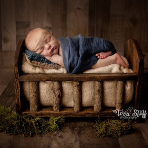 LITTLE CRIB INFANT Photo prop,Wood baby Props, infant photography props, handmade photo props, wooden baby crib, rustic props, little bed