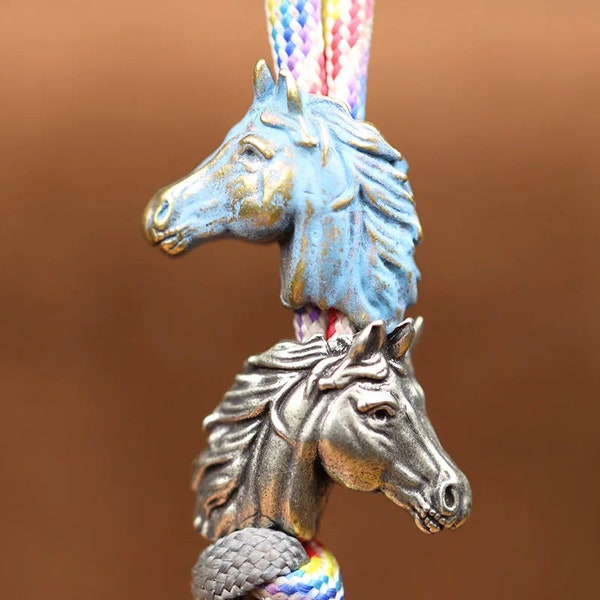 Figurines de tête de cheval de guerre, perles de couteau, porte-clés, lanière, pendentifs, accessoires de bricolage