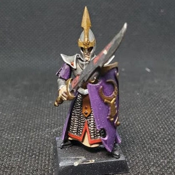 Dark Elf miniature tower shield - Warhammer bits custom