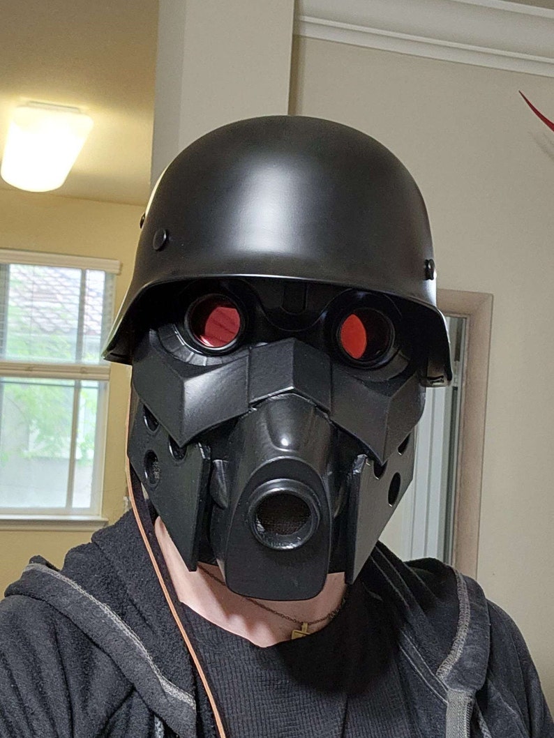 Jin-Roh Wolf Brigade Helmet and Mask image 2