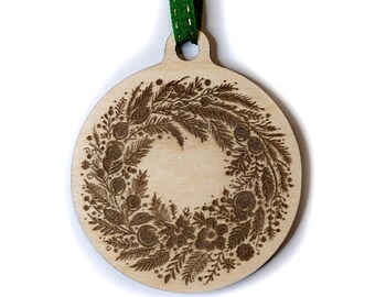 Lasergegraveerd houten ornament van een kerstkrans