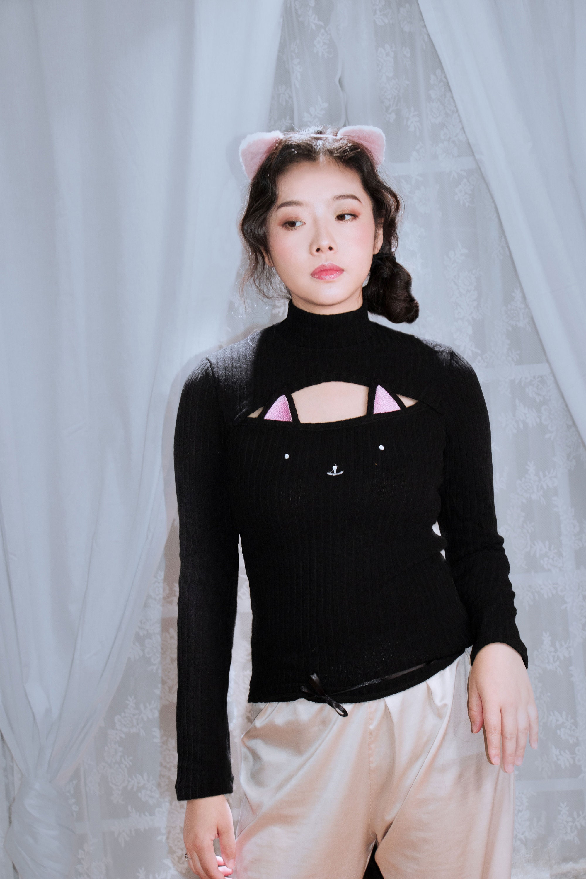 Cat store keyhole sweater