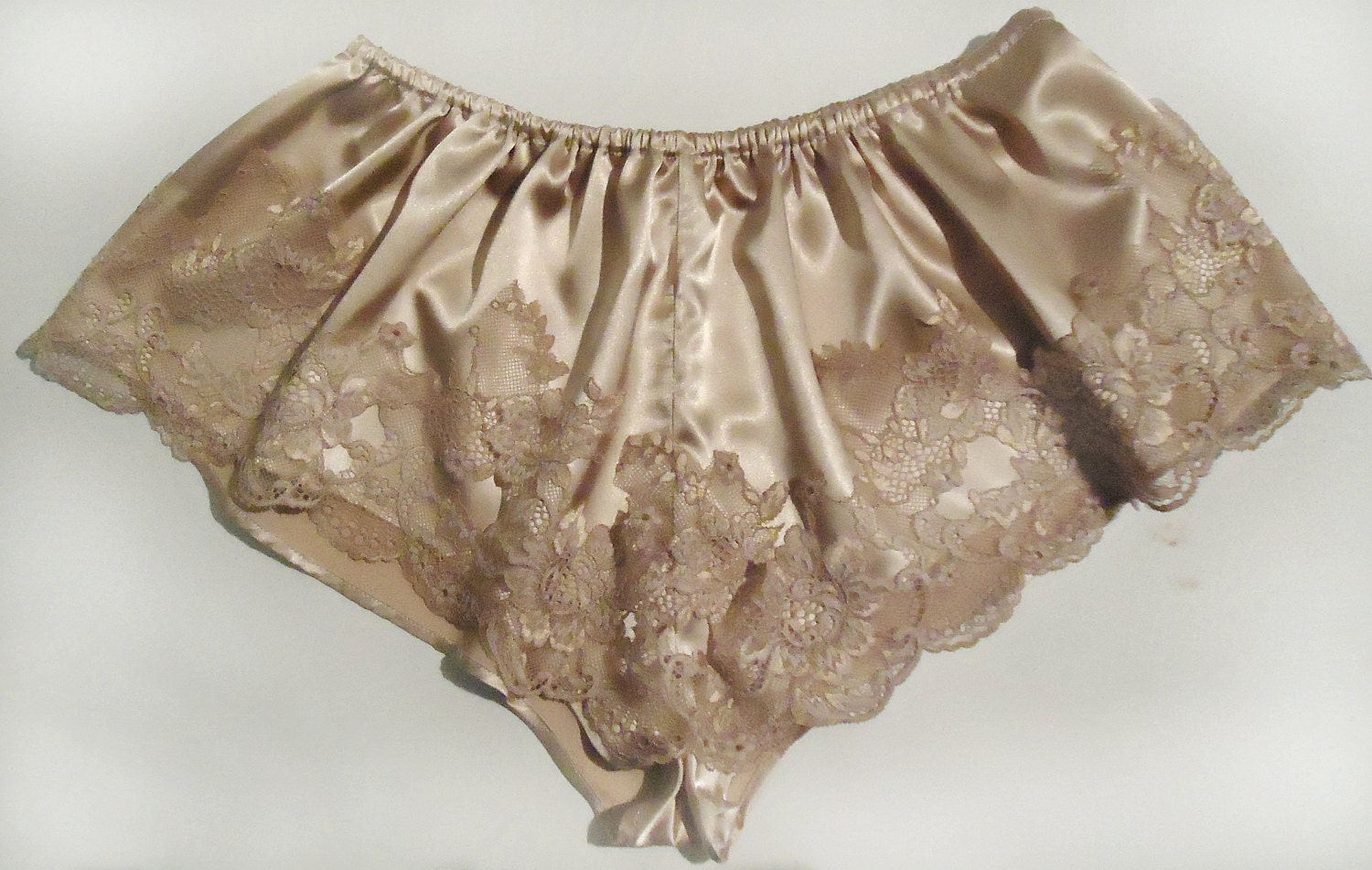 French knickers in peach satin