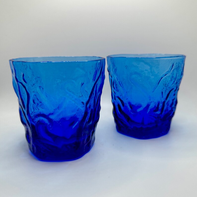 Verre à Eau Vintage Cobalt Blue Avec Motif Moulin à Vent Blanc, Fabrication Américaine