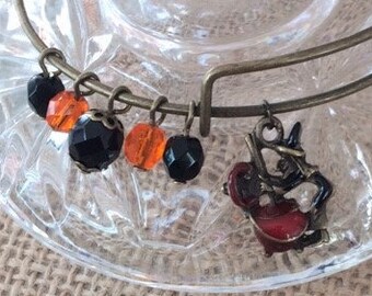 Halloween Jewelry; Halloween Bracelet; Halloween Charm Bracelet; Witch Bracelet;  Witch Charm Bracelet; Halloween Bangle Bracelet