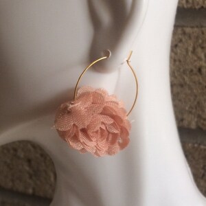Antique Pink Vintage Lace Flower Hoop Earrings; Lace Flower Earrings; Boho Hoop Earrings; Wedding Earring; Boho Earring; Flower Hoop Earring
