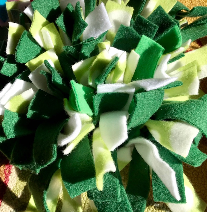 Small Snuffle Mat Small Dog Snuffle mat Small Breed Toy Breed Dog Fun Fleece Toy Stimulation Toy Treat Dispenser