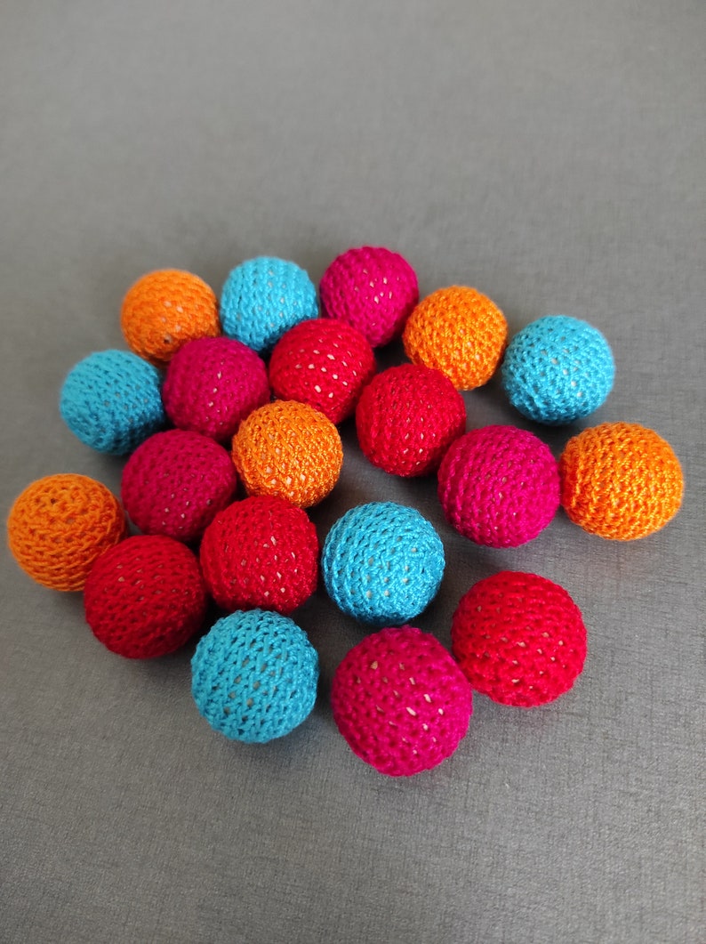 0.79 inch Wholesale Crochet beads 20 mm 20 pieces wooden beads crocheted cotton yarn 20pcs 2cm