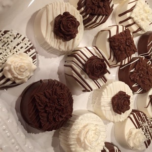 Milk/White Chocolate covered Double Stuffed Oreo Cookies(1 Doz)/Party Favors/Oreo&#39;s/Hostess Gift/Birthday Treats