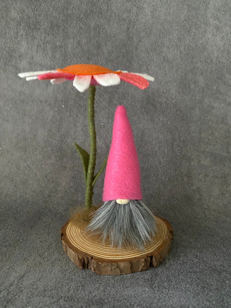 Flower and Gnome wood slice gnomescape hot pink hat 10 image 2