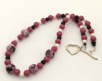 Collar de cuentas de cerámica rosa y negra, joyería retro.