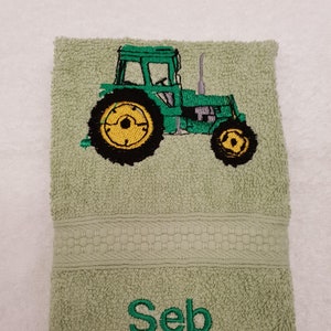 Panno per il viso personalizzato trattore verde regali di Natale regalo aggiungi NOME riempitivo per calza di flanella ricamato veicolo agricolo