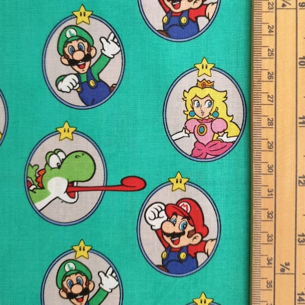 Tissu Super Mario UK Fat Quarter 20 "x 22" ou 50cm x 56cm 100% coton amis matériel cercles classiques Yoshi princesse pêches