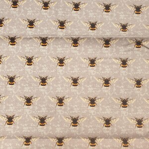 Tissu avec des abeilles Fat Quarter 20 x 22 po. ou 50 cm x 56 cm 100 % coton gris volant bourdonnement bug bourdon insecte nid d'abeille
