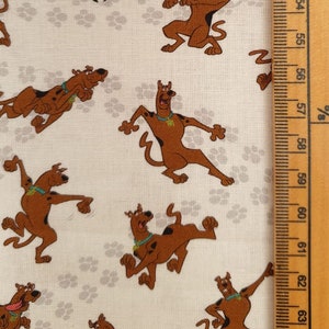 Scooby Doo Stoff Fat Quarter 18 "x 22" 100% Baumwolle Shop Charakter klassisches Cartoon Hund Geheimnis