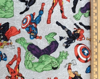 Tissu britannique avec les personnages des Avengers, Fat Quarter 20 x 22 pouces ou 50 cm x 56 cm 100 % coton Super-héros Hulk Thor Iron-man comics MCU