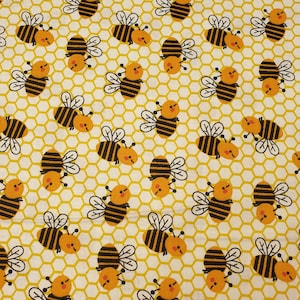 Bumble Bee fabric UK 100% Cotton Material Fat quarter Patchwork Animals Buzzing Insect Bug Yellow Black Wings Flying Honey Comb Happy Smile