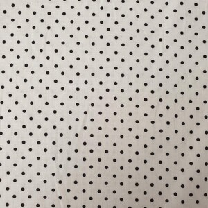 White Black Spots fabric UK 100% Cotton Material End of Roll Patchwork 110cm X 27cm (43" X 11") Dots Spotted Dotted Pattern Repeating