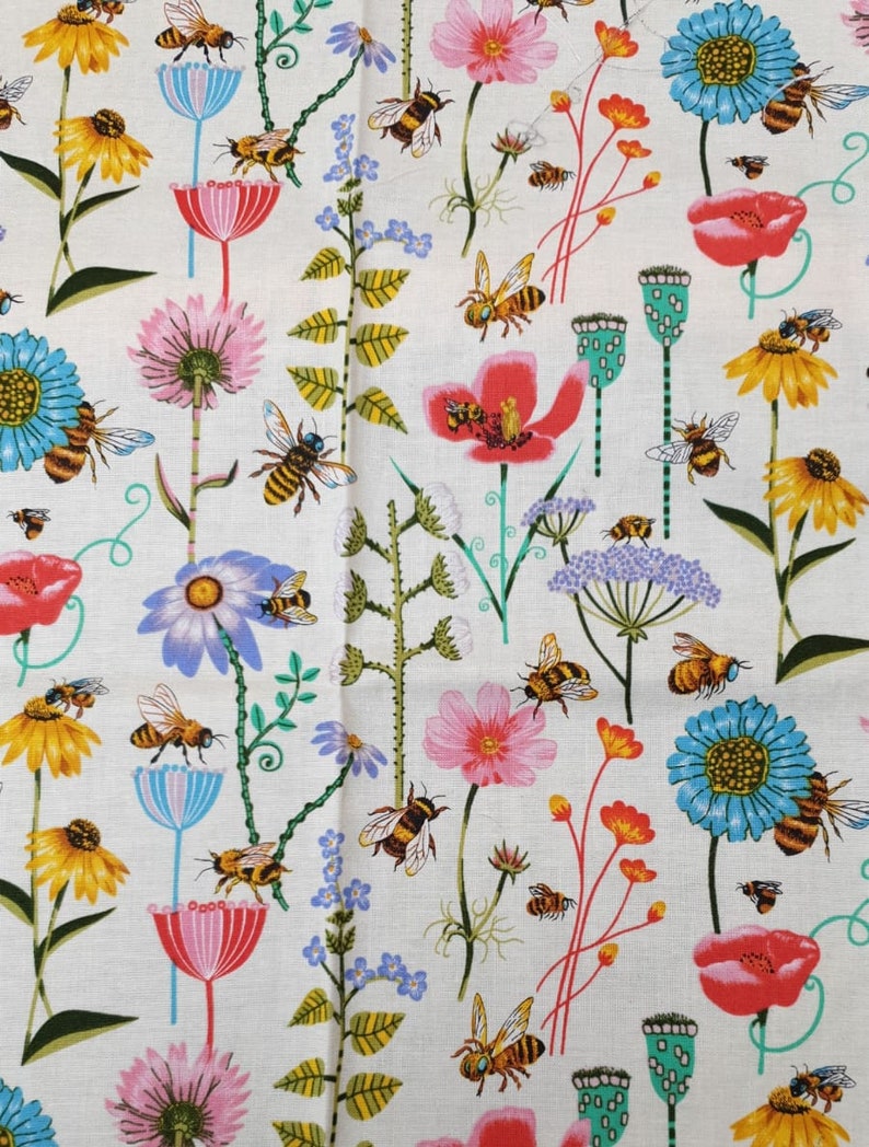 Bee Haven fabric UK Fat Quarter 20 x 22 or 50cm x 56cm 100/% Cotton bubble bee flowers floral Material Classic