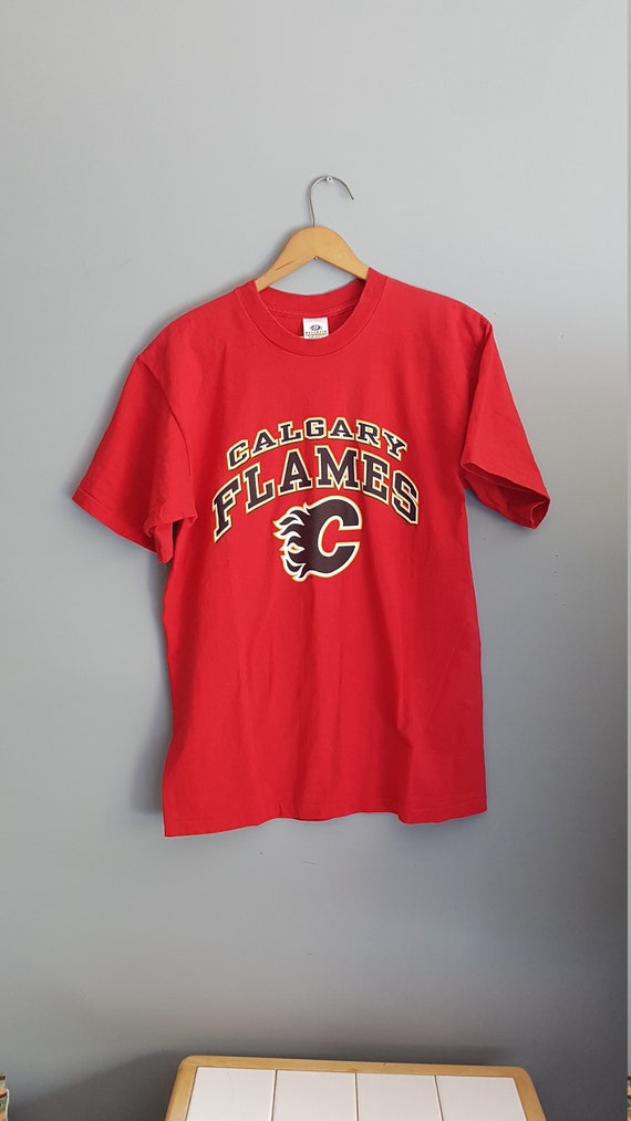 Vintage NHL Calgary Flames Graphic Red T-Shirt – VintageFolk
